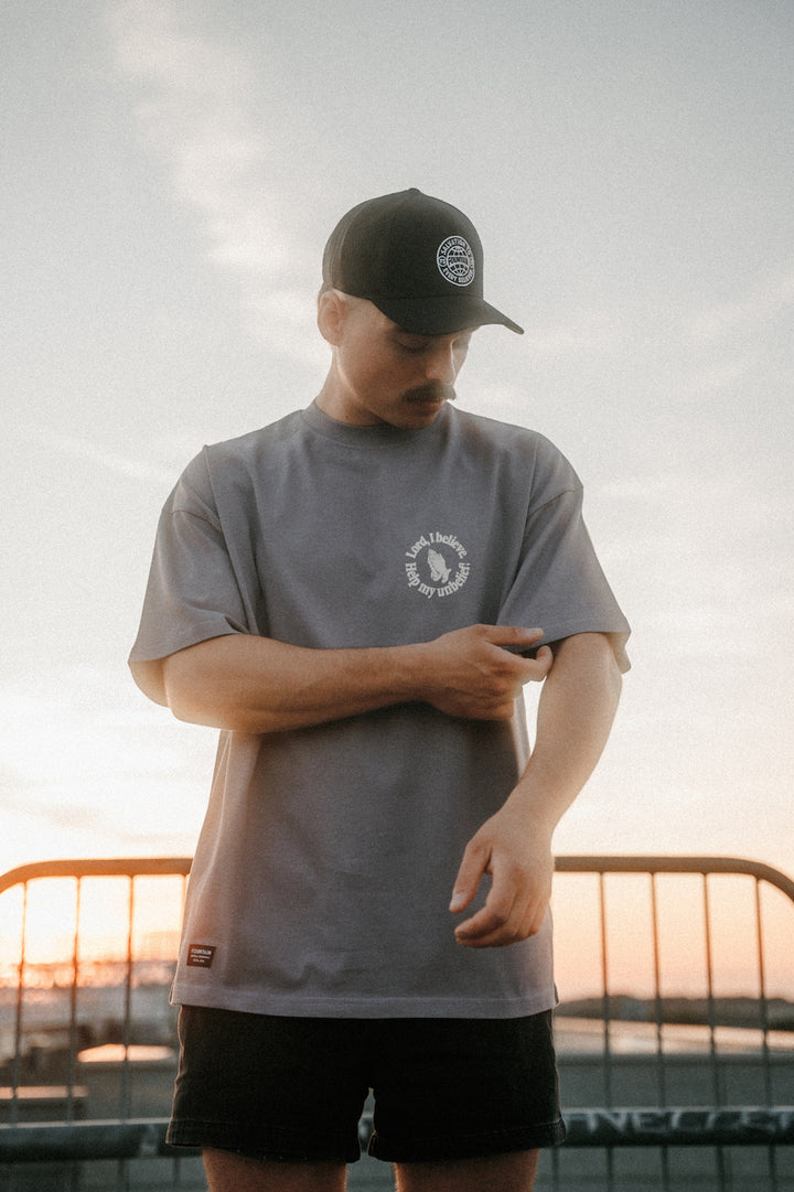 HELP MY UNBELIE Oversized T-Shirt