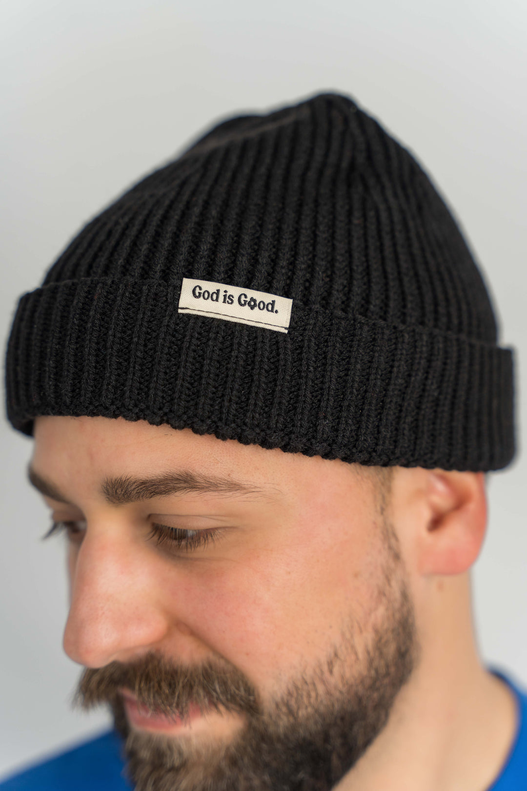 GOD IS GOOD Beanie Schwarz