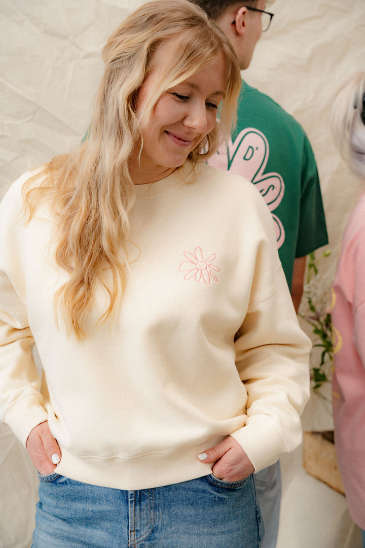 HE LOVES ME Damen Sweater